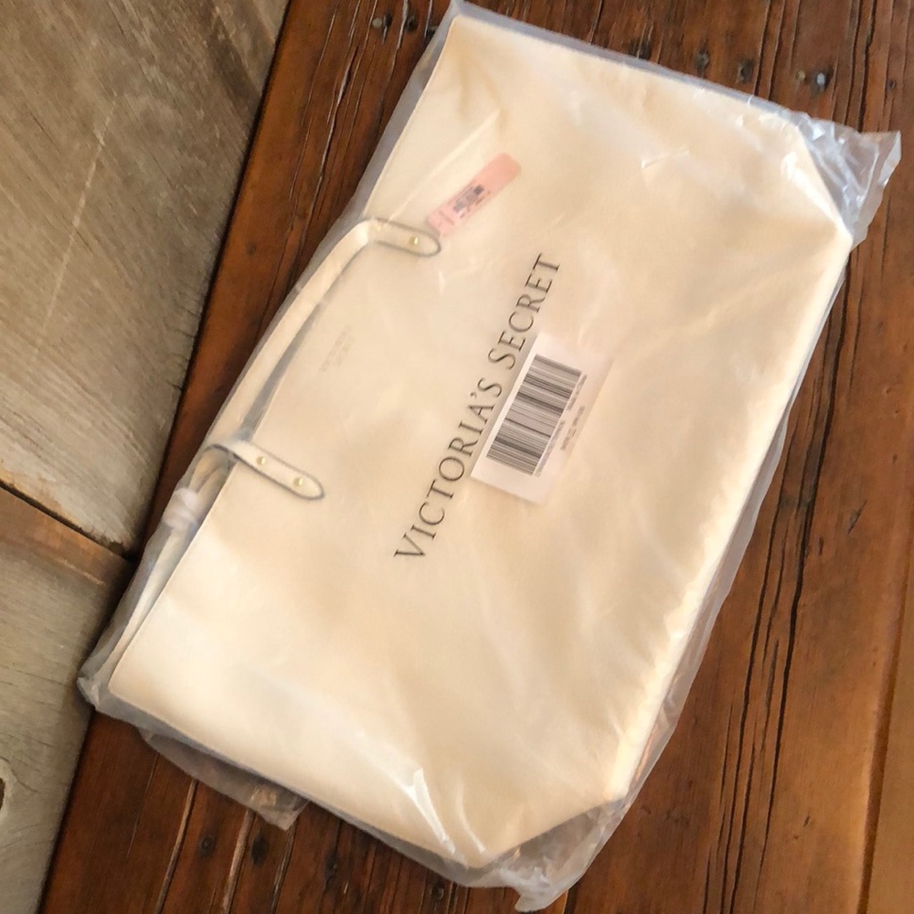 Victoria’s Secret Tote with Pouch - Picture 3 of 17